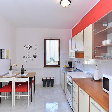 Apartment 1021 Fažana Esterno foto