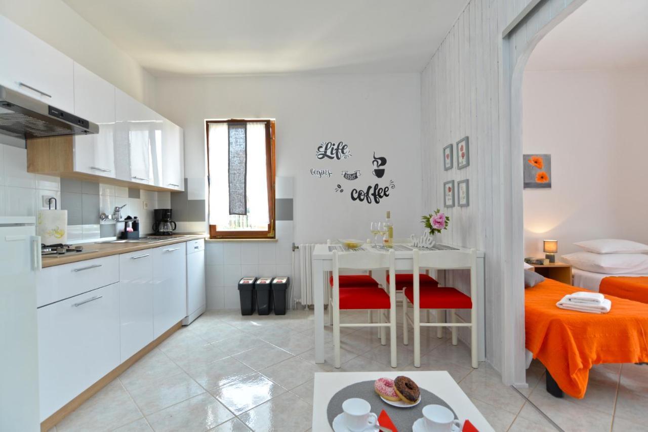 Apartment 1021 Fažana Esterno foto