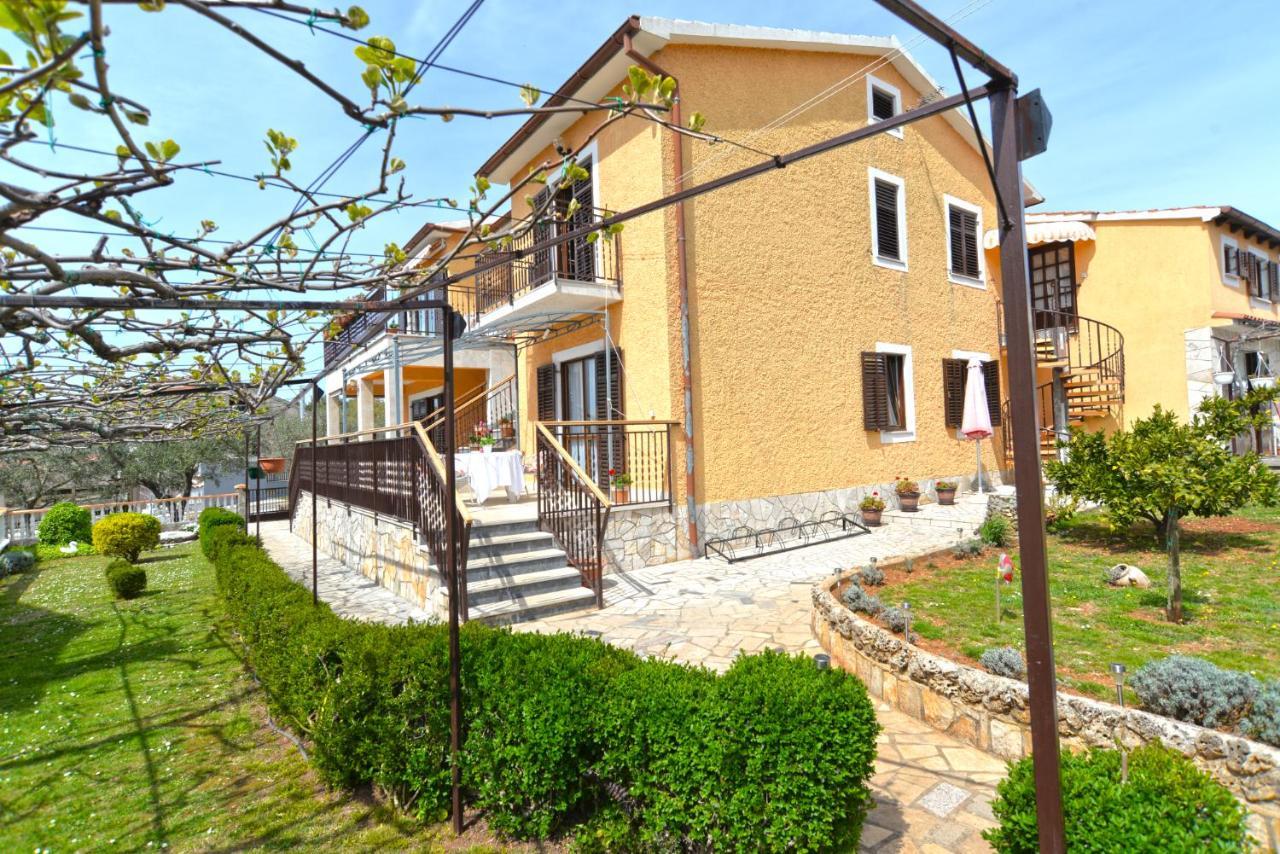 Apartment 1021 Fažana Esterno foto