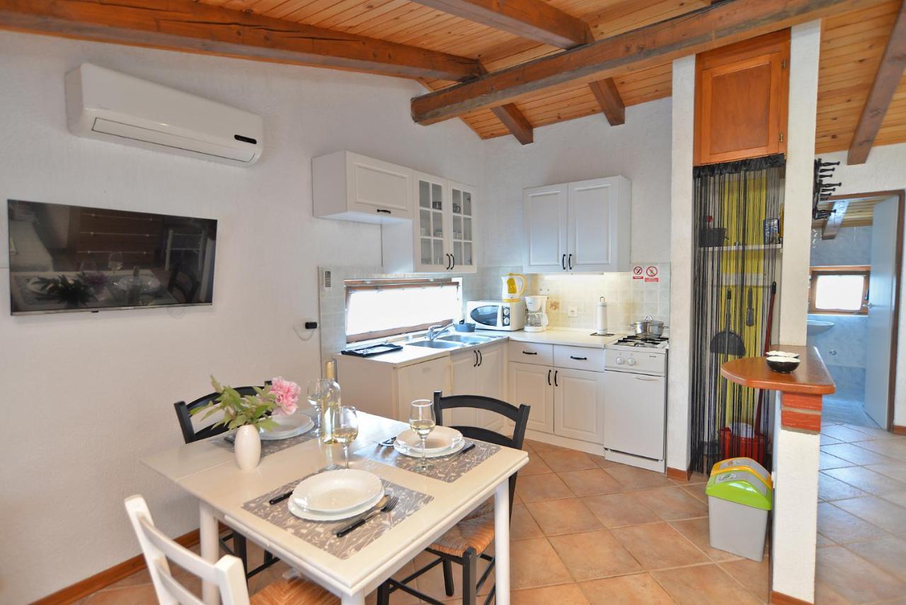 Apartment 1021 Fažana Esterno foto